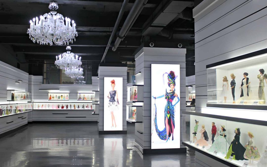 Cours Mont Royal - Expo Barbie - Golden Square Mile